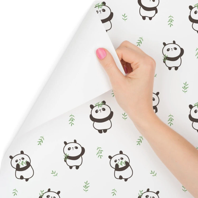 Tapeta Pandy Z Liśćmi W Tle
