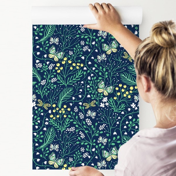 Tapeta Wiosenne Polne Rośliny Z Liśćmi