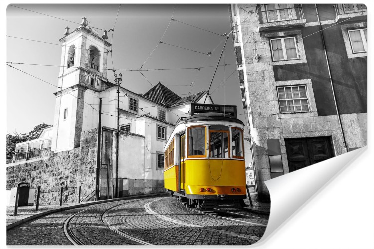 Fototapeta Tramwaj W Zabytkowej Dzielnicy Lizbony