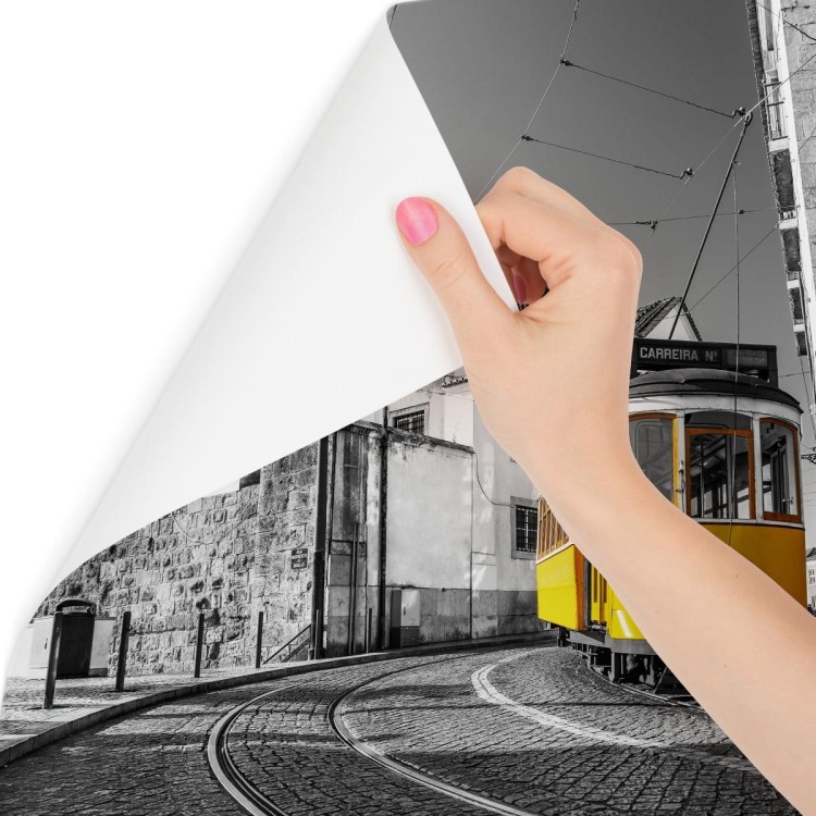 Fototapeta Tramwaj W Zabytkowej Dzielnicy Lizbony