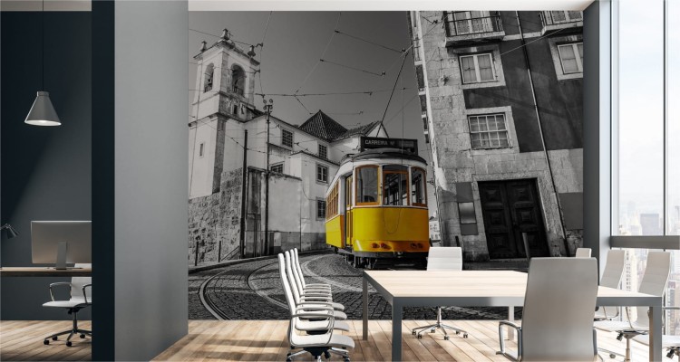 Fototapeta Tramwaj W Zabytkowej Dzielnicy Lizbony
