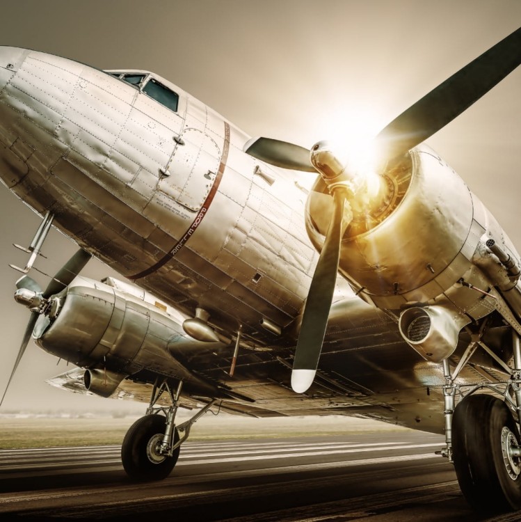 Fototapeta Zabytkowy Samolot O Zachodzie Słońca