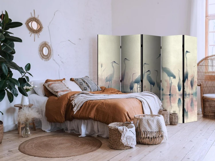 Parawan - Ptaki nad jeziorem - czaple malowane akwarelą w delikatnej, szaro-różowej kolorystyce