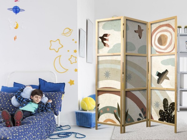 Parawan japoński - Słońce ponad tęczą - Ptaki w stonowanej kolorystyce - latające wśród chmur ponad tęczą i roślinnością na jasno-beżowym tle