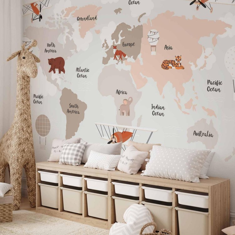 Fototapeta - Mapa w odcieniach beżu - kontynenty ze zwierzętami