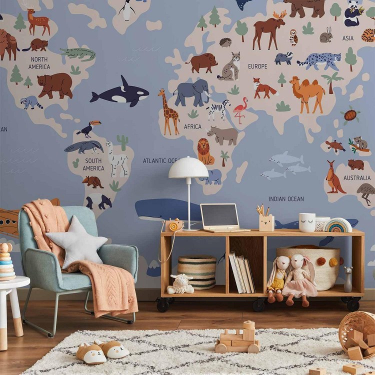 Fototapeta - Mapa świata z ilustracjami zwierząt
